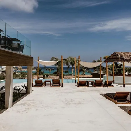 Cavo Zoe Seaside Szálloda
